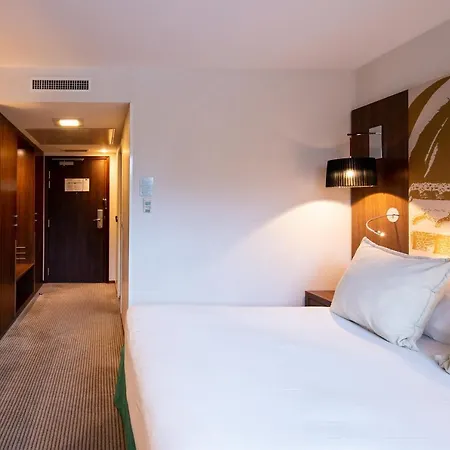 Radisson Blu Hotel, מלון 4*