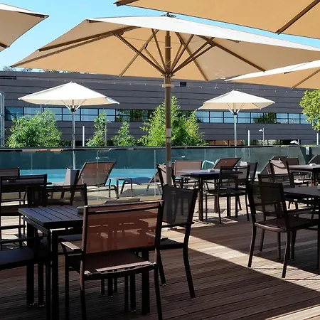 Radisson Blu Hotel, מלון 4*